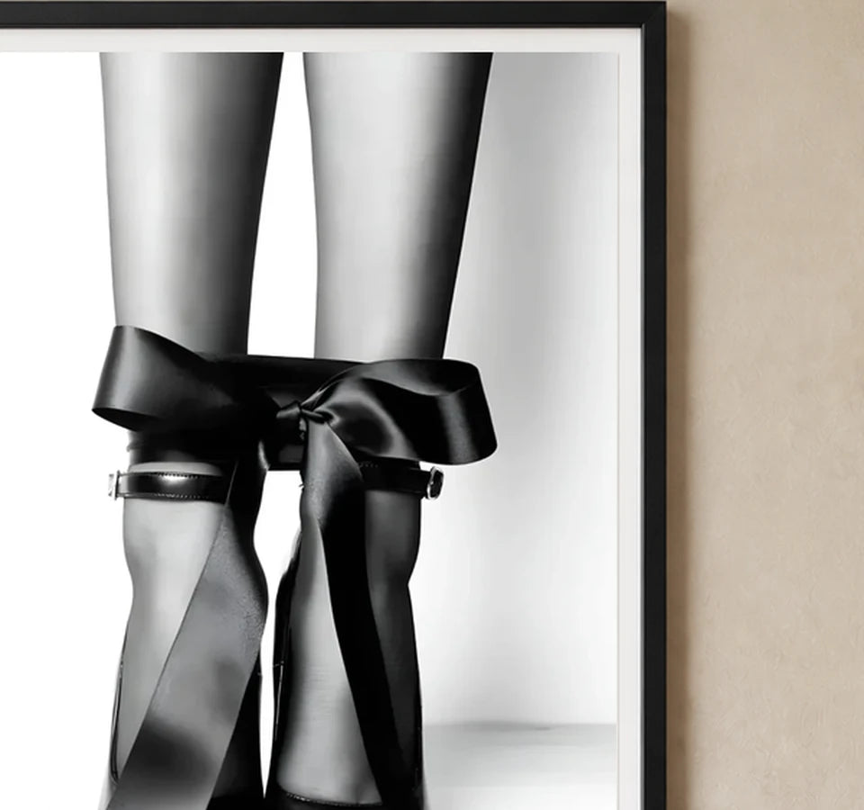 Material and finish detail for A4 · Black Gallery Frame - gallery image 5 of 5